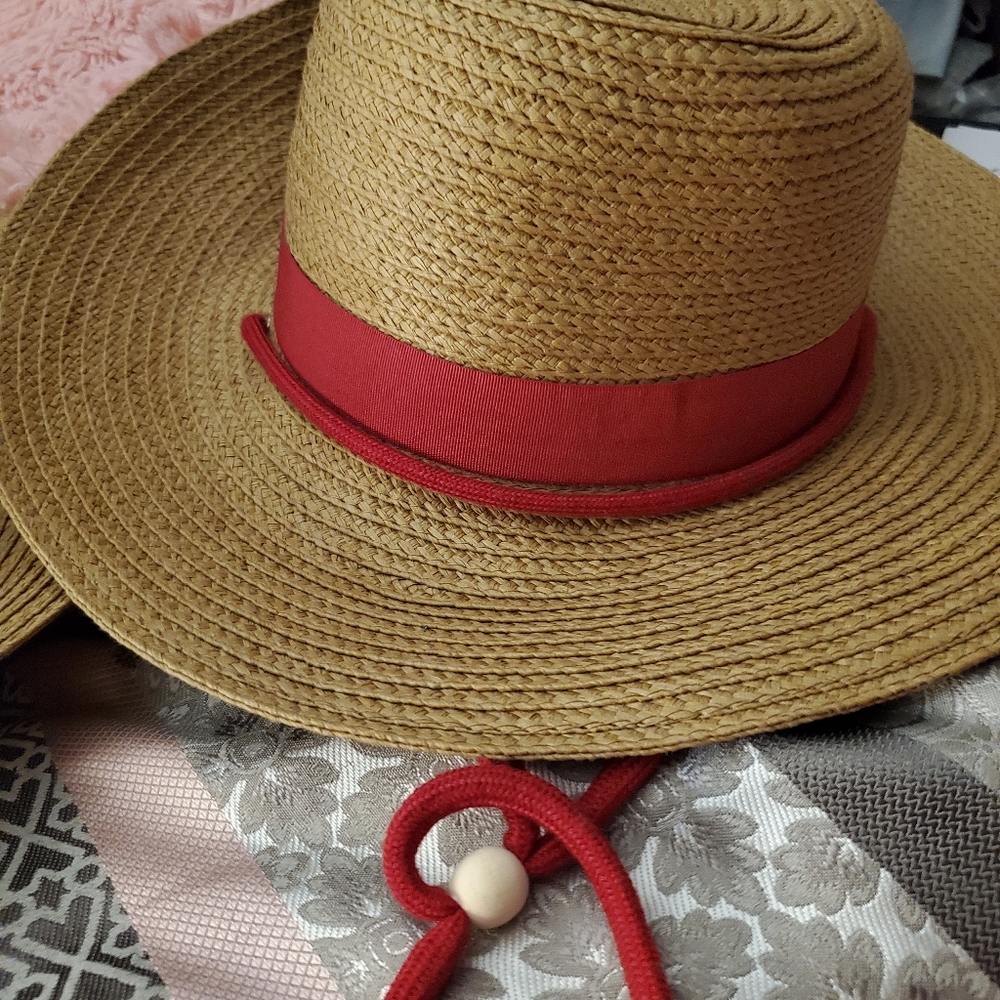 Blue / red ribbon and fabric to hold on thus hat